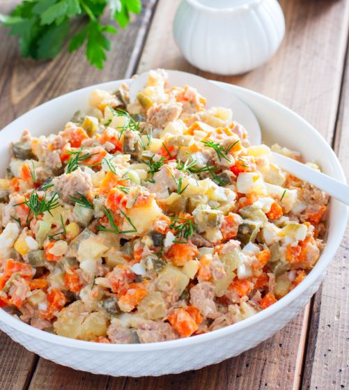 This Tuna Pasta dish is great for dinner time and utilizes dried pasta, tinned tuna and chopped tomatoes.